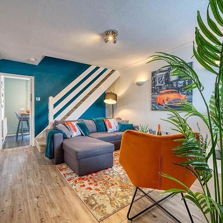Capri 13 Sa - Contemporary 2 Bedroom House In Loughborough With Free Parking, Close To Loughborough University & M1 Motorway エクステリア 写真
