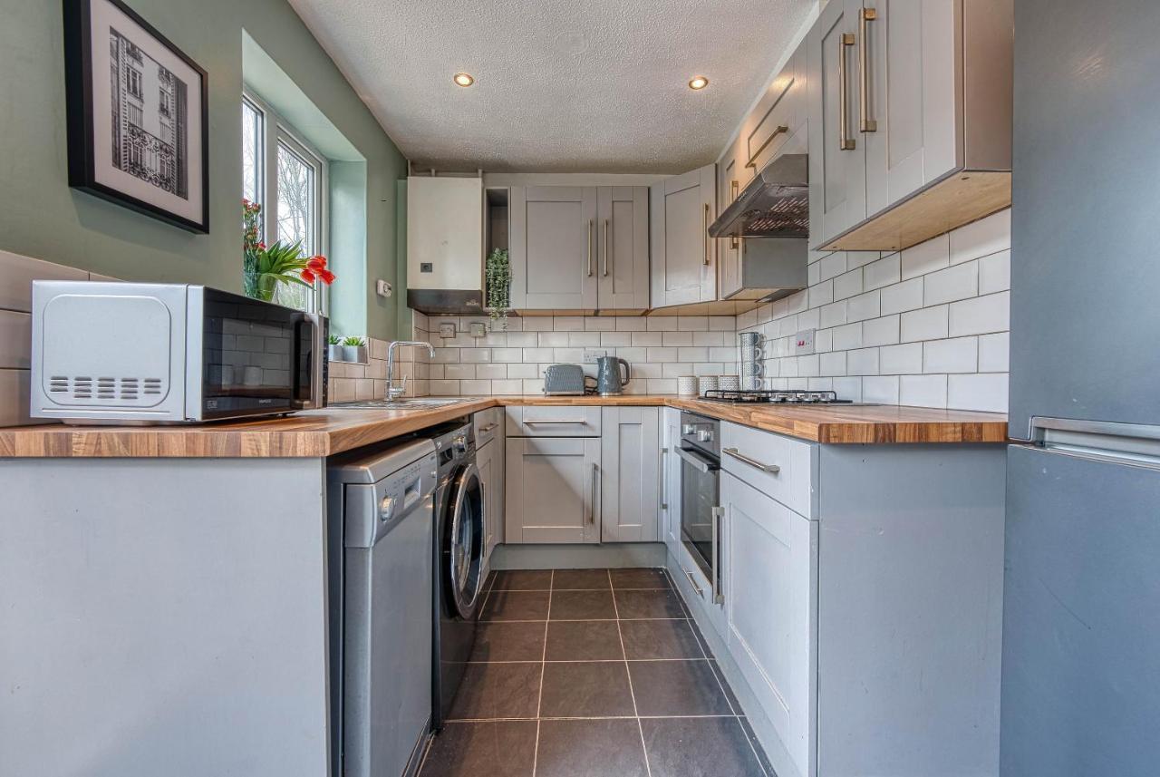 Capri 13 Sa - Contemporary 2 Bedroom House In Loughborough With Free Parking, Close To Loughborough University & M1 Motorway エクステリア 写真