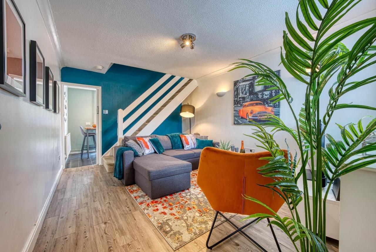 Capri 13 Sa - Contemporary 2 Bedroom House In Loughborough With Free Parking, Close To Loughborough University & M1 Motorway エクステリア 写真