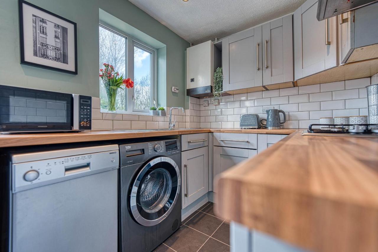 Capri 13 Sa - Contemporary 2 Bedroom House In Loughborough With Free Parking, Close To Loughborough University & M1 Motorway エクステリア 写真