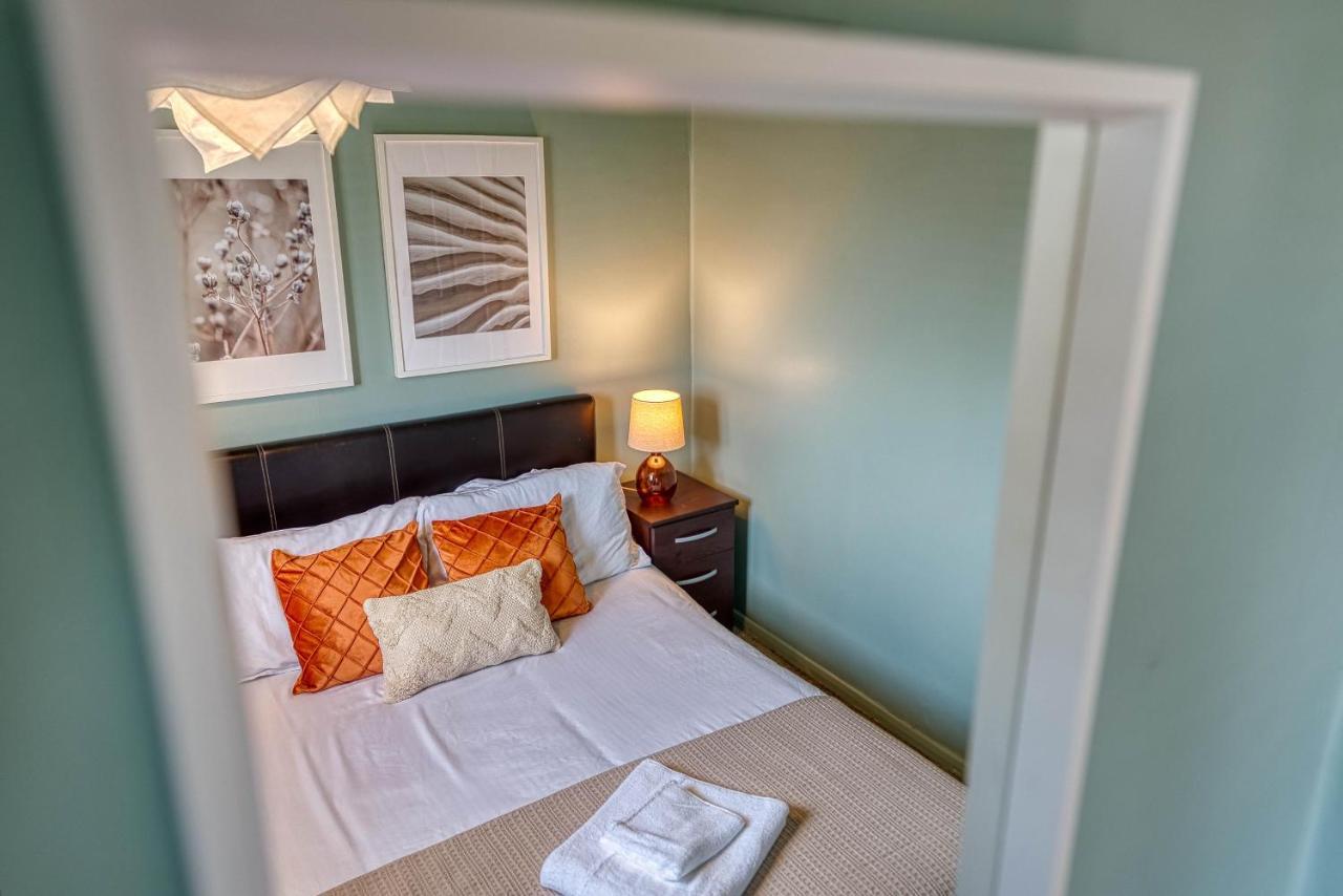 Capri 13 Sa - Contemporary 2 Bedroom House In Loughborough With Free Parking, Close To Loughborough University & M1 Motorway エクステリア 写真