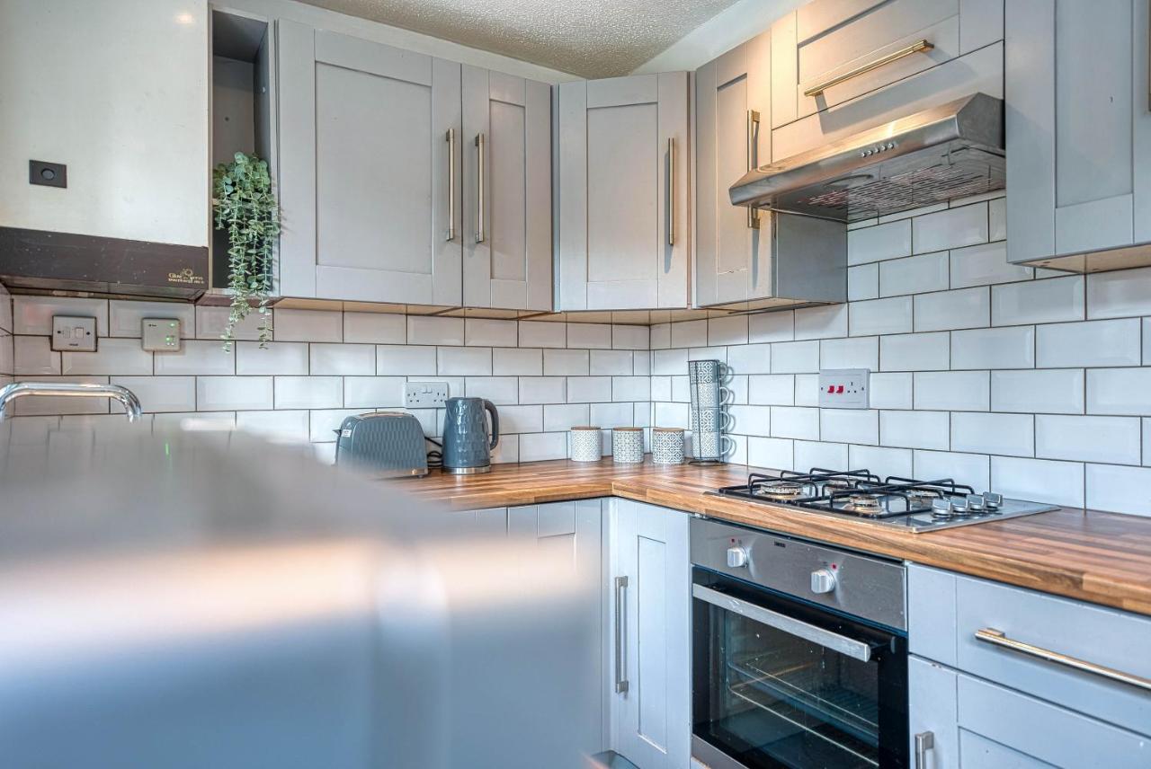 Capri 13 Sa - Contemporary 2 Bedroom House In Loughborough With Free Parking, Close To Loughborough University & M1 Motorway エクステリア 写真