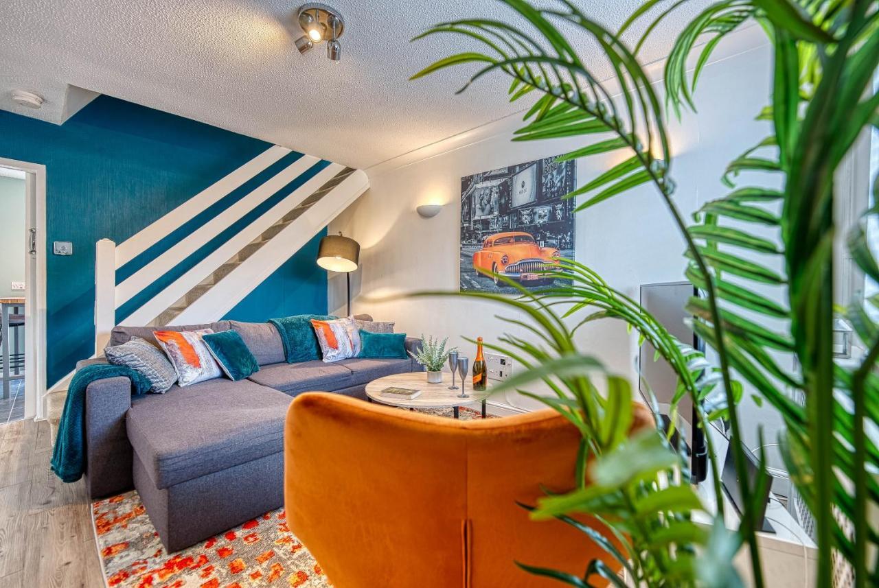 Capri 13 Sa - Contemporary 2 Bedroom House In Loughborough With Free Parking, Close To Loughborough University & M1 Motorway エクステリア 写真