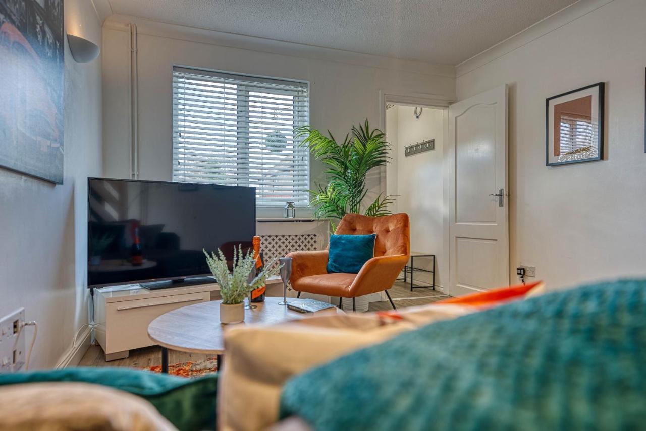 Capri 13 Sa - Contemporary 2 Bedroom House In Loughborough With Free Parking, Close To Loughborough University & M1 Motorway エクステリア 写真