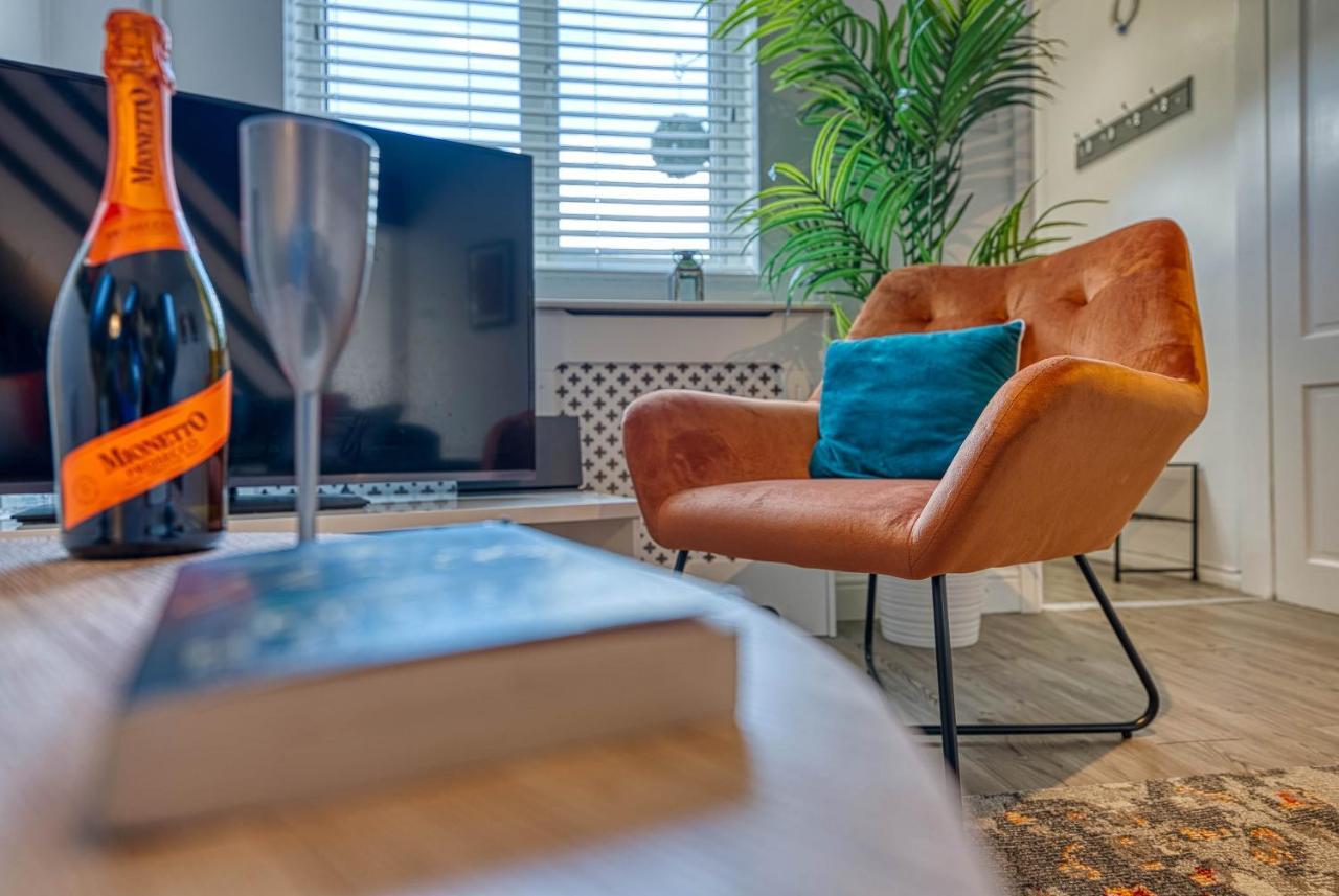 Capri 13 Sa - Contemporary 2 Bedroom House In Loughborough With Free Parking, Close To Loughborough University & M1 Motorway エクステリア 写真