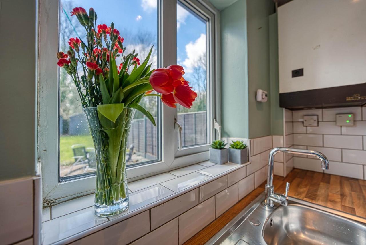 Capri 13 Sa - Contemporary 2 Bedroom House In Loughborough With Free Parking, Close To Loughborough University & M1 Motorway エクステリア 写真