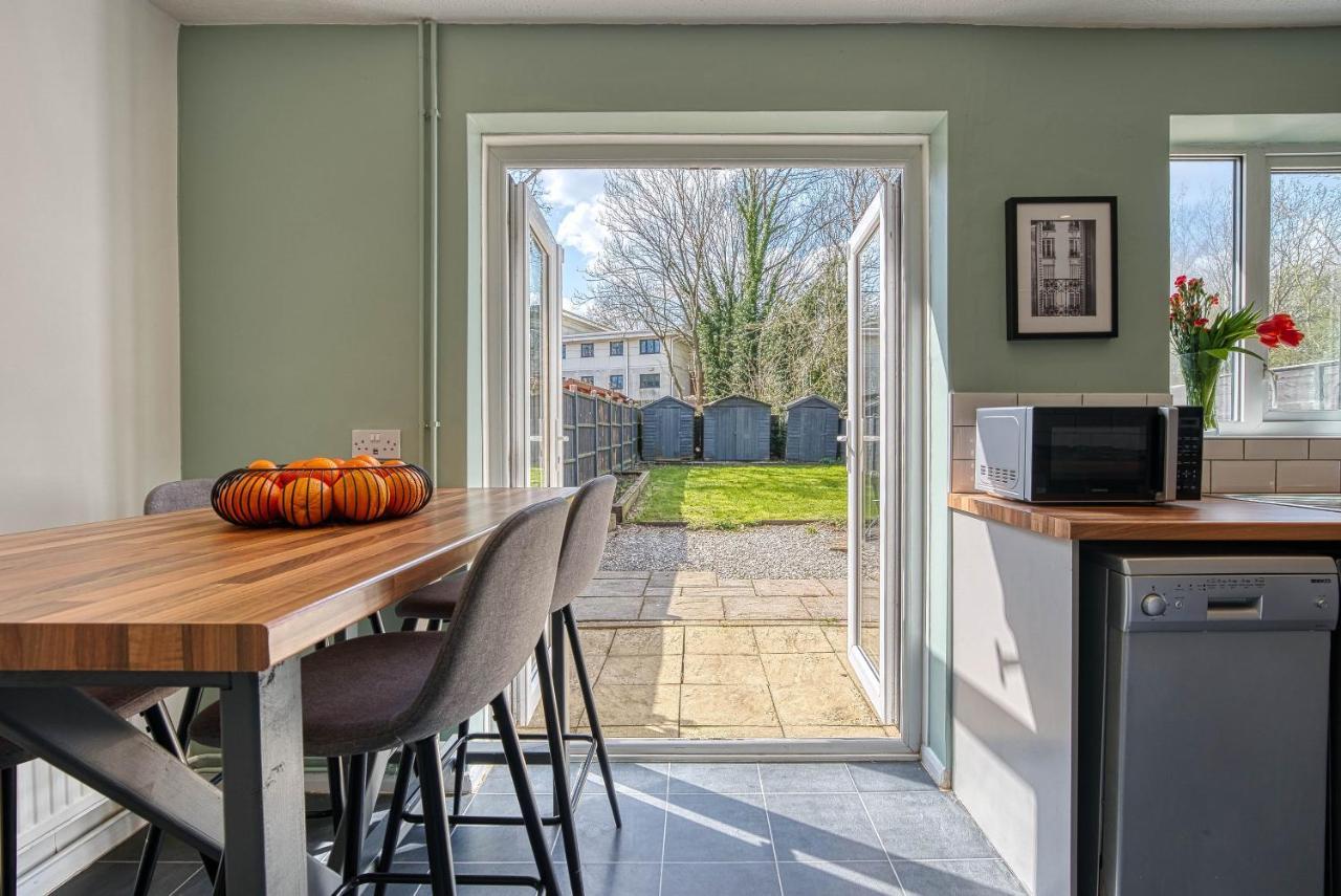 Capri 13 Sa - Contemporary 2 Bedroom House In Loughborough With Free Parking, Close To Loughborough University & M1 Motorway エクステリア 写真